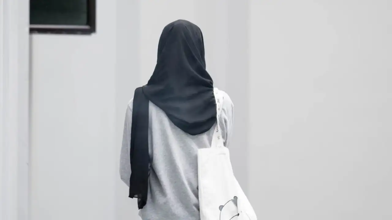 Avstriyada 14 yoshgacha bo‘lgan qizlarga hijob o‘rash taqiqlanadi