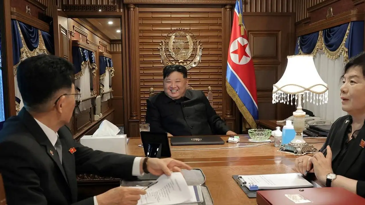Kim Chen In maxsus poyezdda Xitoyga yetib bordi