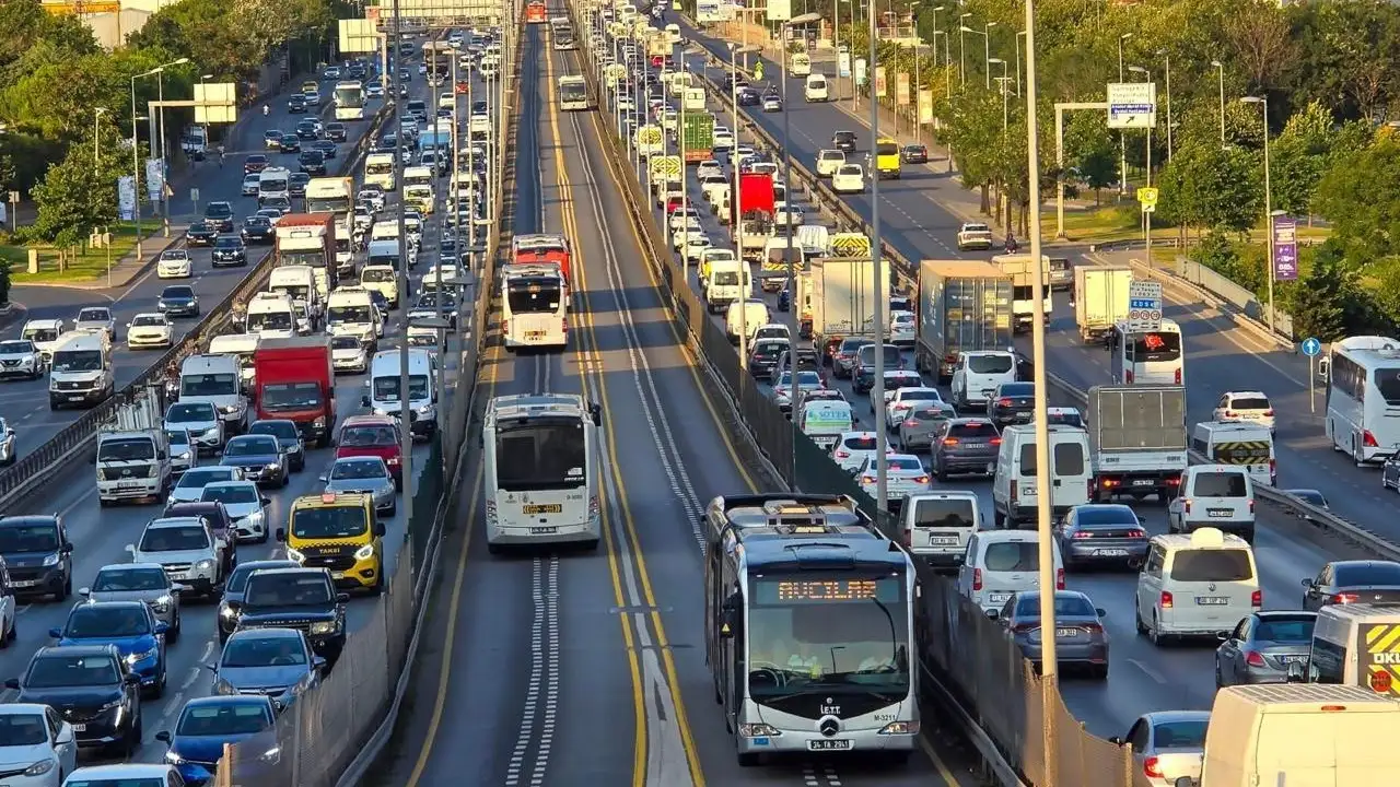 Istanbulda jamoat transporti uchun 120 kmlik ajratilgan yo‘lak quriladi