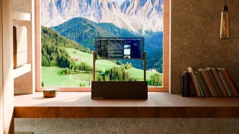 Dunyodagi ilk shaffof kompyuter monitori taqdim etildi 