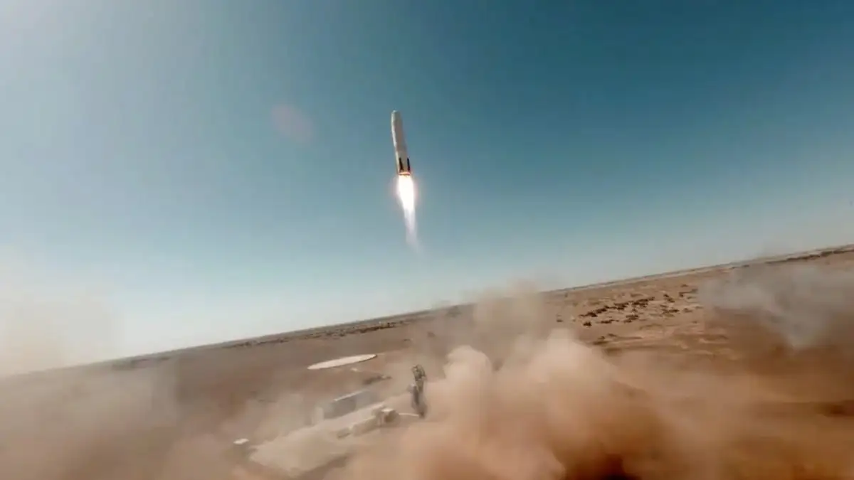 Xitoyda kosmik raketa sinov paytida qulab tushdi — OAV