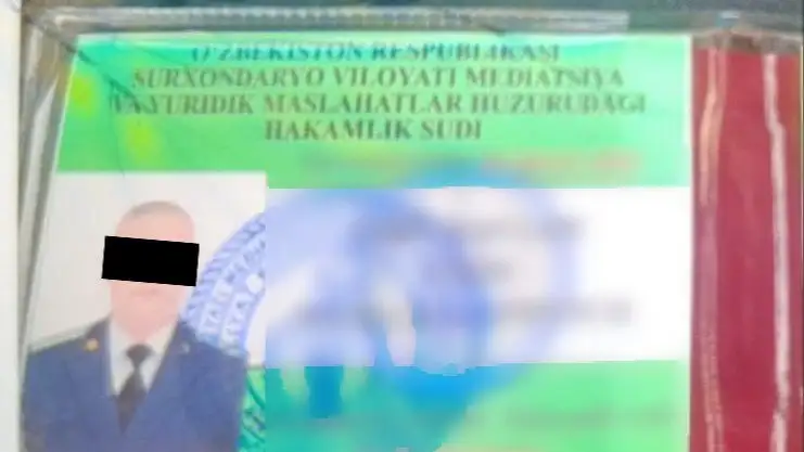 Surxondaryoda hakamlik sudi xodimi pora bilan ushlandi