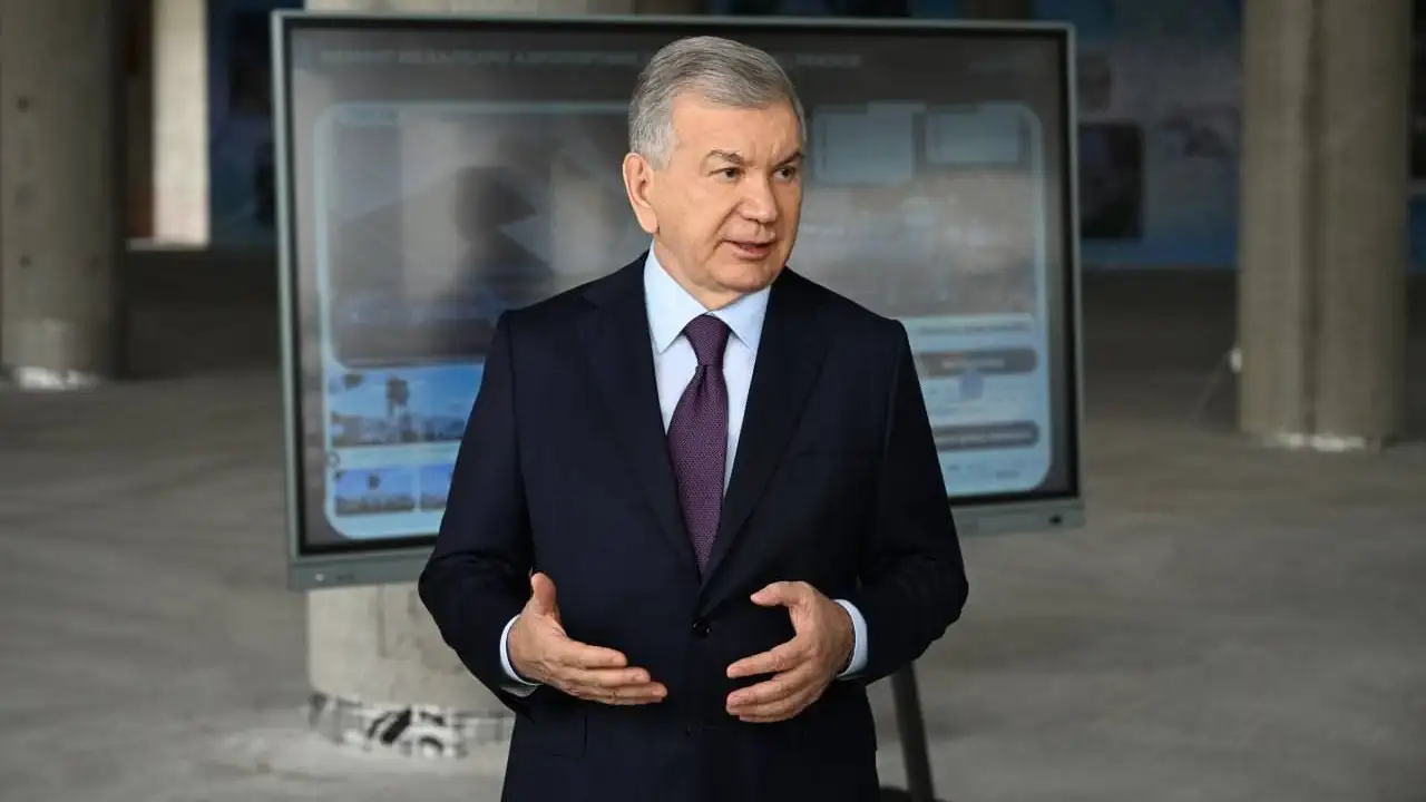 Prezident Namangan aeroportidagi bunyodkorlikni ko‘zdan kechirdi