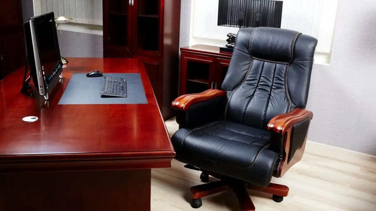 Davlat korxonalarida boshqaruv xodimlari soni qisqartiriladi