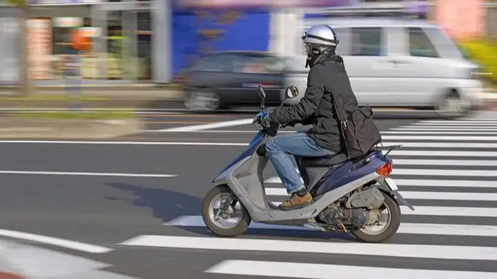 Endi moped va skuter egalari haydovchilik guvohnomasini oson olishi mumkin bo‘ladi