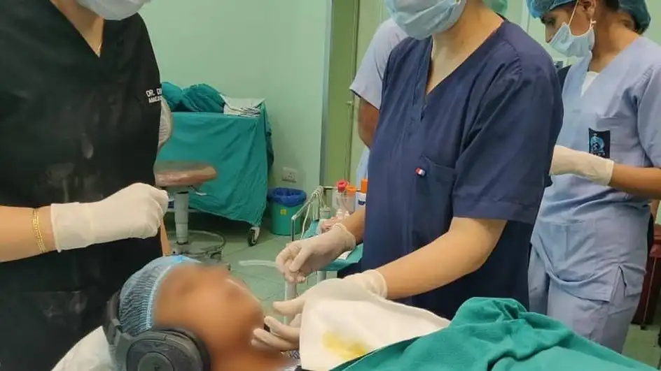 Operatsiya paytida musiqa tinglash narkozga bo‘lgan talabni kamaytiradi — tadqiqot