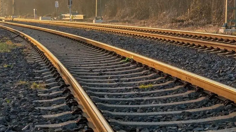 Xitoyda poyezd 11 kishini bosib ketdi