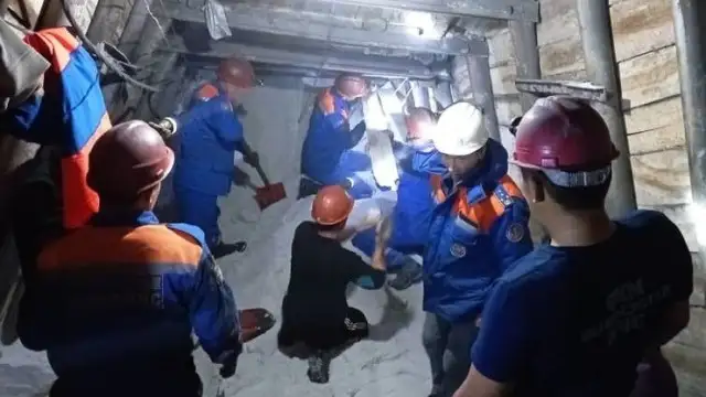 Qirg‘izistonda konchilarni tuproq bosib qoldi