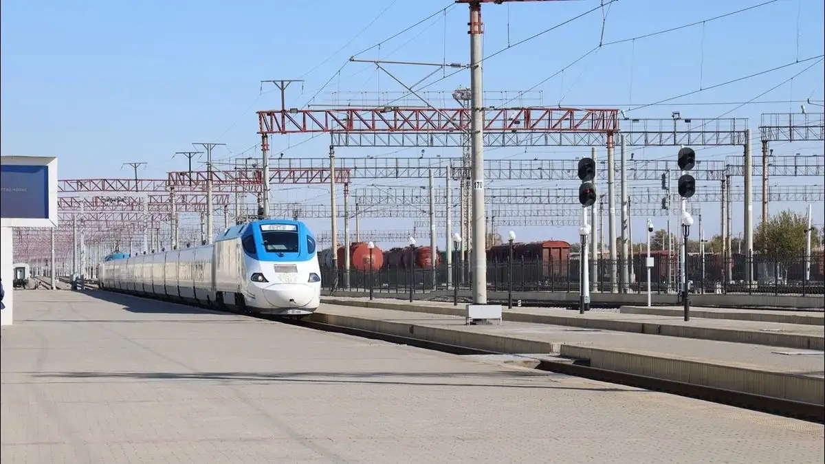 Toshkent va Samarqand o‘rtasidagi tezyurar poyezdining qatnov vaqti 1,5 soatgacha qisqaradi