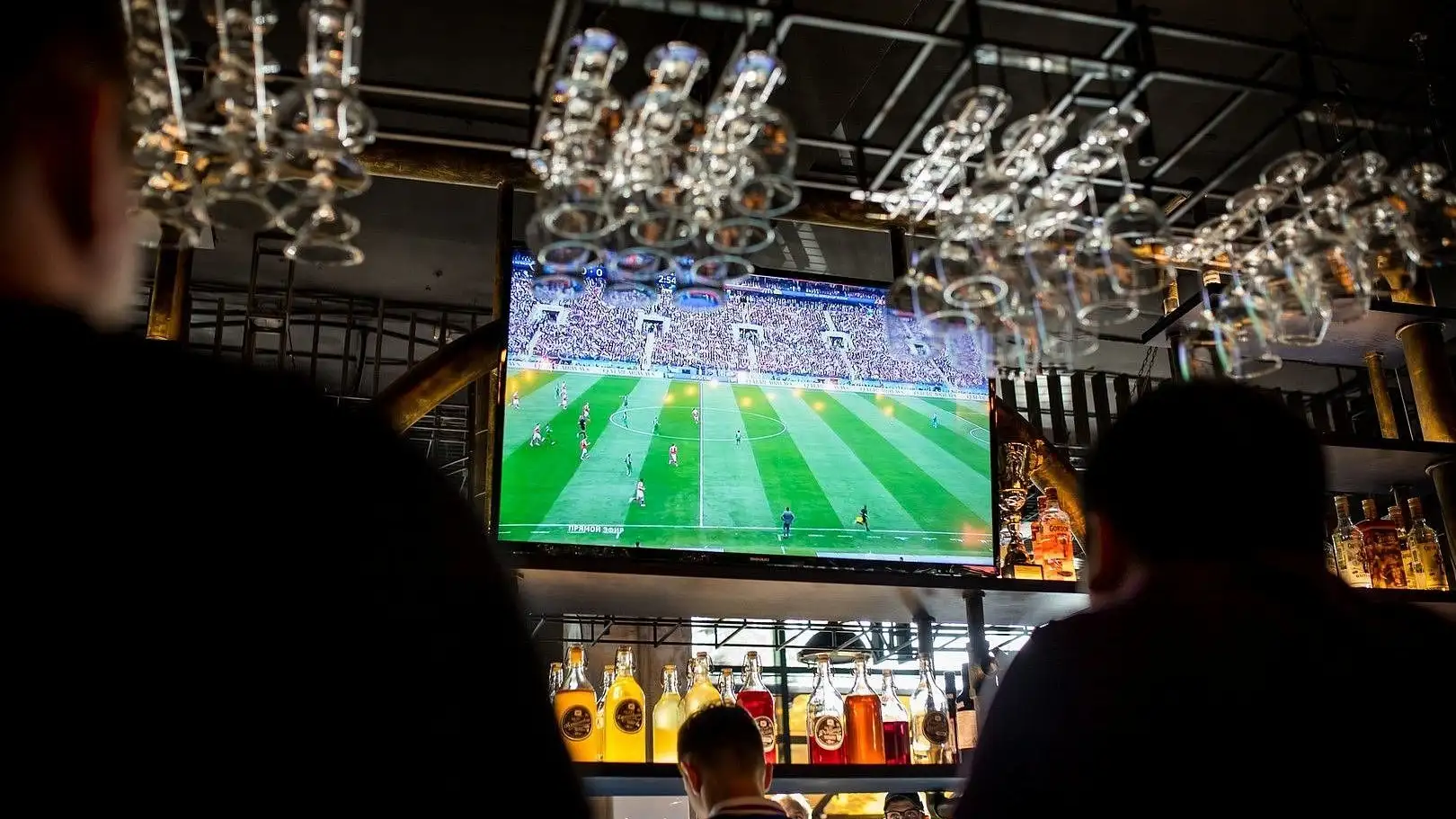 O‘zbekistonda qator restoranlar sport translyatsiyalarini litsenziyasiz namoyish qilgani uchun ogohlantirildi