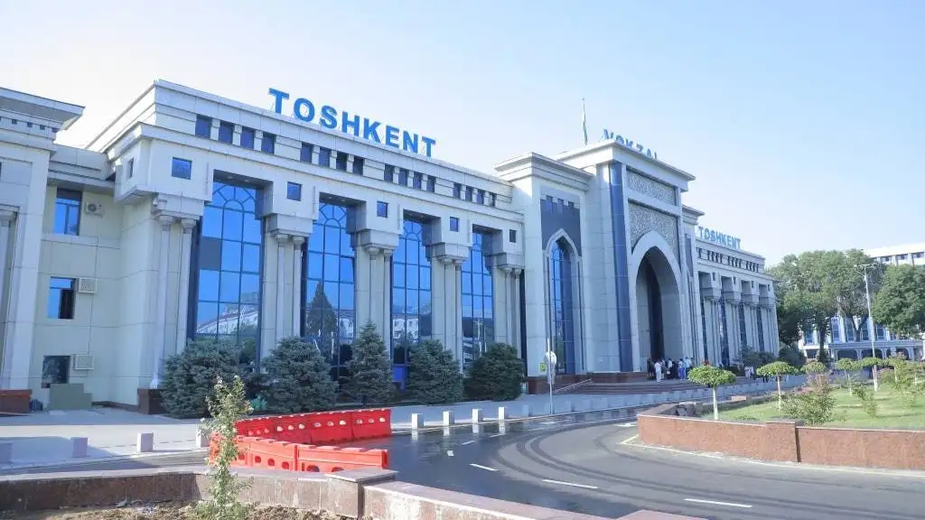 “Toshkent-markaziy” temir yo‘l vokzali hududiga avtomobilda kirib-chiqish sharoiti yaratildi